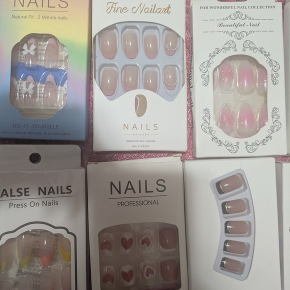 Assorted Press-On Nail 28 Sets - Picture 3 of 9
